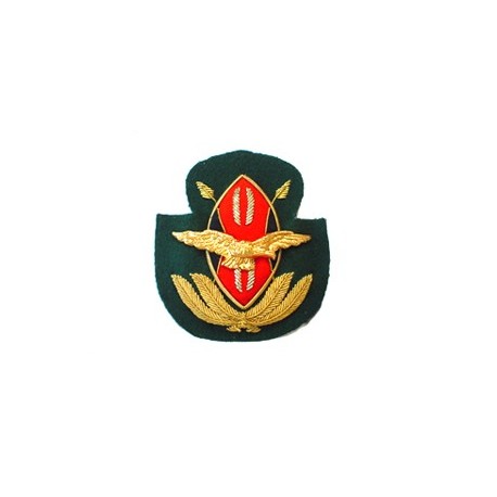 KENYAN AIR FORCE CAP BADGE