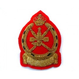OMANS TABLE OFFICERS CAP BADGE