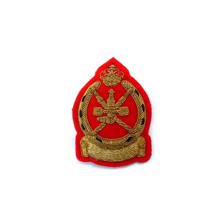 OMANS TABLE OFFICERS CAP BADGE
